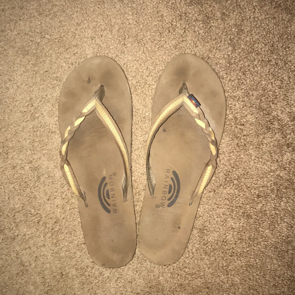 Women’s rainbow braided flip flop good condition
